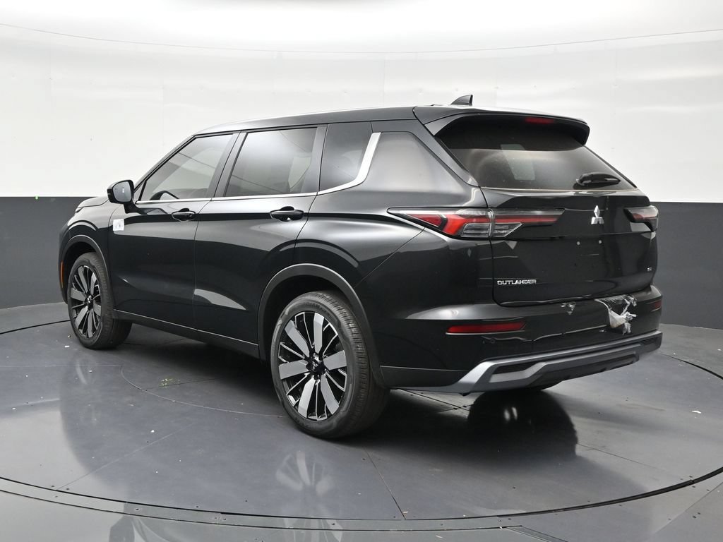 New 2026 Mitsubishi Outlander SE FWD image 3