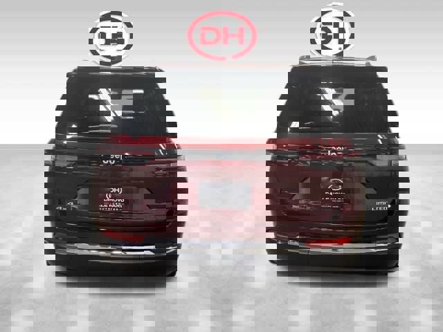 New 2025 Jeep Grand Cherokee Limited w/ Trailer Tow Package image 10