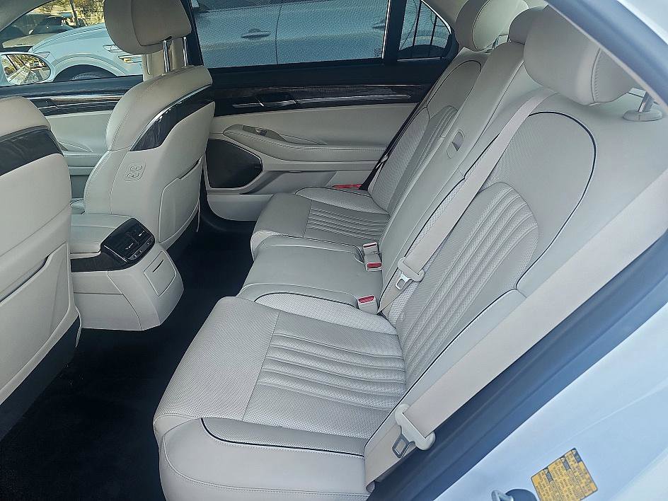 Used 2019 Genesis G90 3.3T Premium image 33