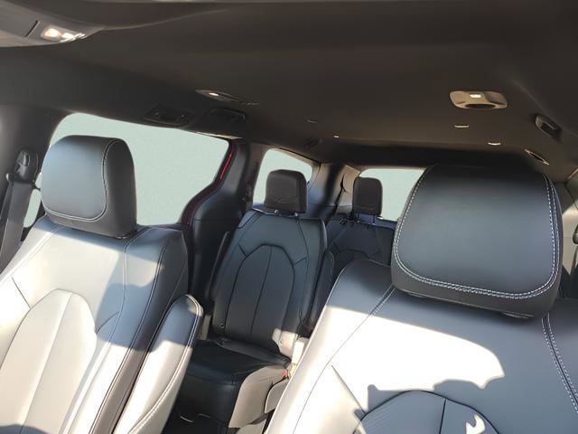 New 2026 Chrysler Pacifica Select AWD/4WD image 21