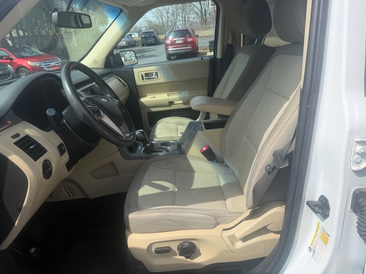 Used 2017 Ford Flex SE image 10