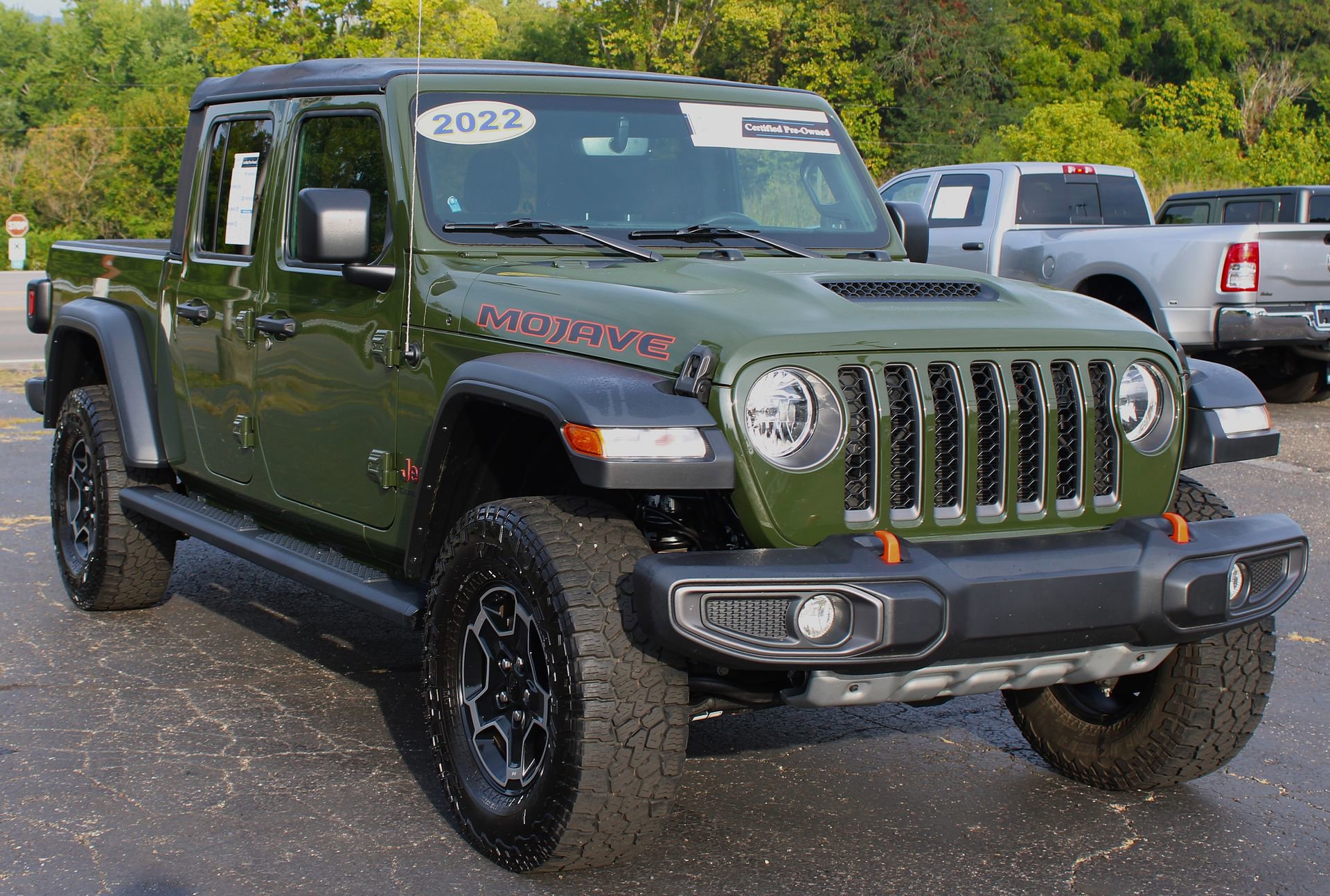 Used 2022 Jeep Gladiator Mojave image 3