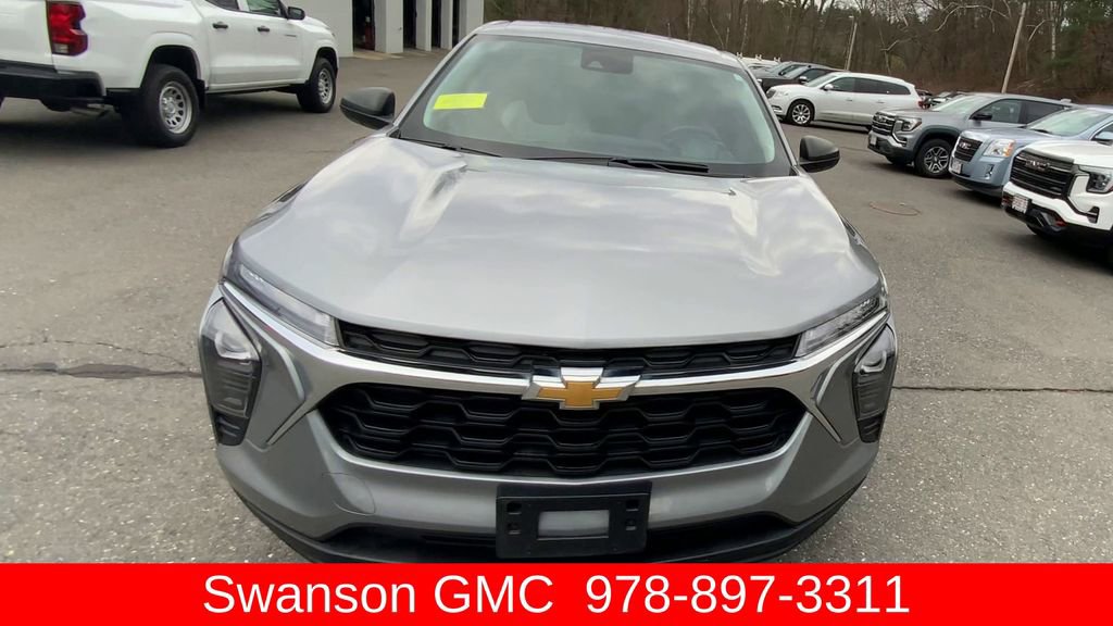 Used 2024 Chevrolet Trax LS w/ Driver Confidence Package image 3