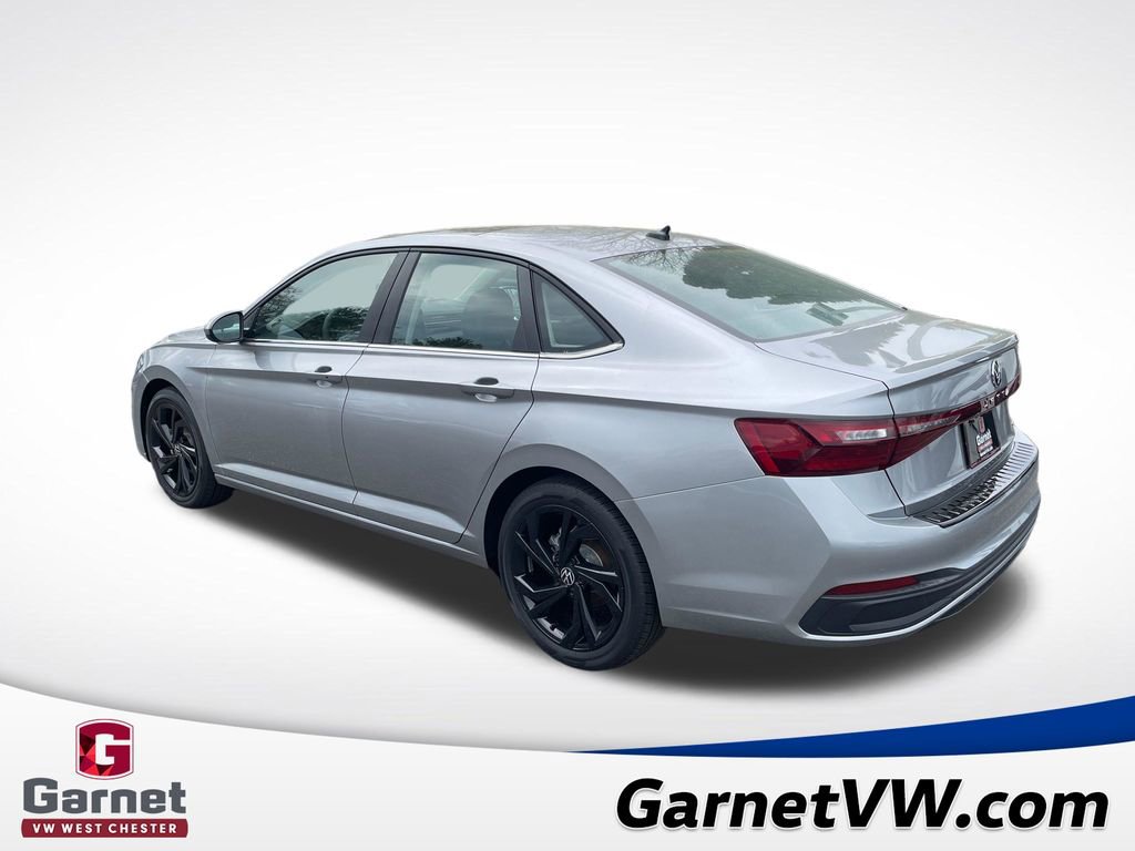 New 2026 Volkswagen Jetta SE image 3