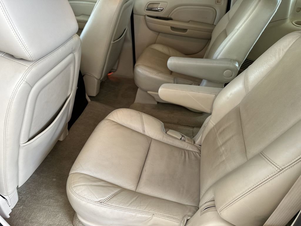 Used 2008 Cadillac Escalade ESV AWD image 24