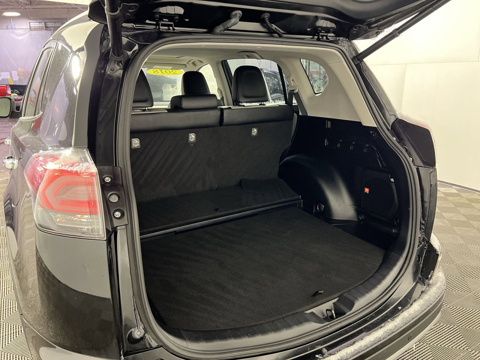 Used 2018 Toyota RAV4 Limited image 26