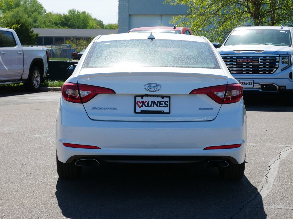 Used 2017 Hyundai Sonata Sport w/ Value Edition Package 02 FWD image 9