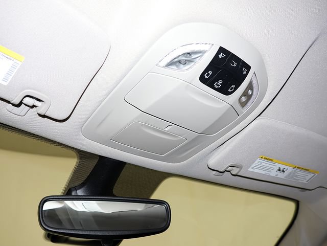 Used 2024 Chrysler Pacifica Touring-L FWD image 23