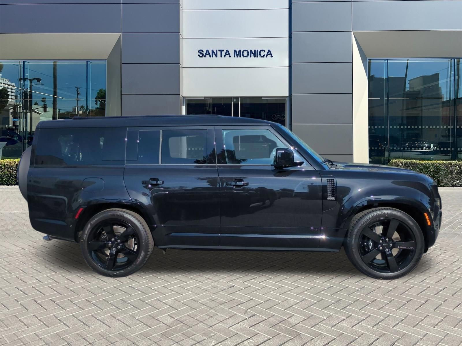 New 2026 Land Rover Defender 130 V8 image 6