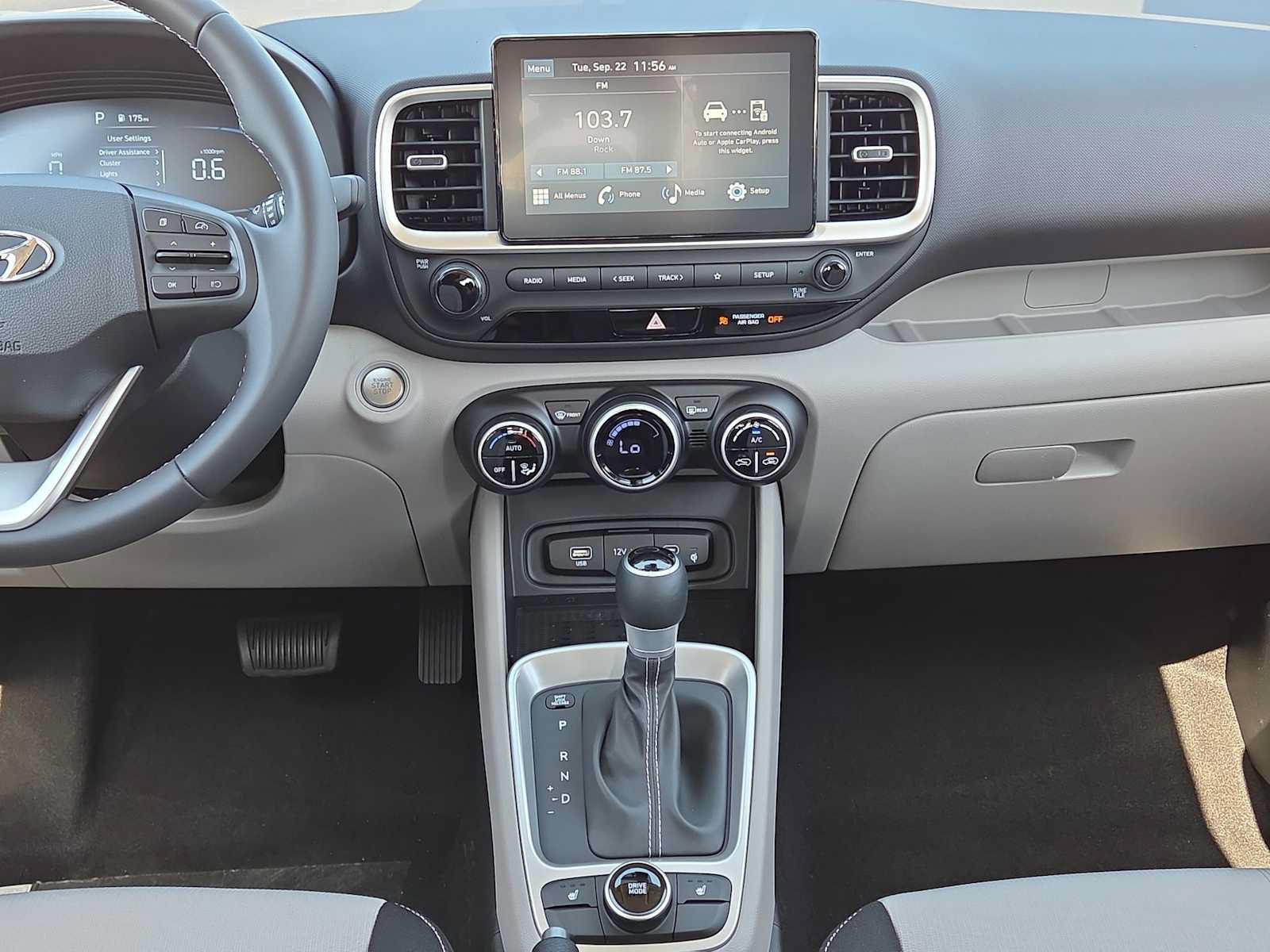 New 2026 Hyundai Venue SEL FWD image 30