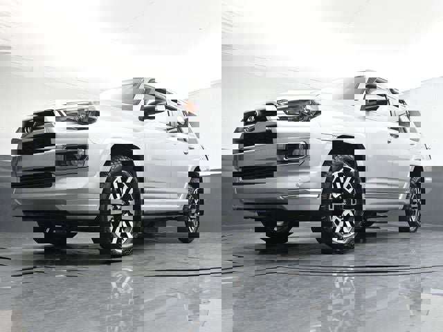 Used 2016 Toyota 4Runner Limited image 29