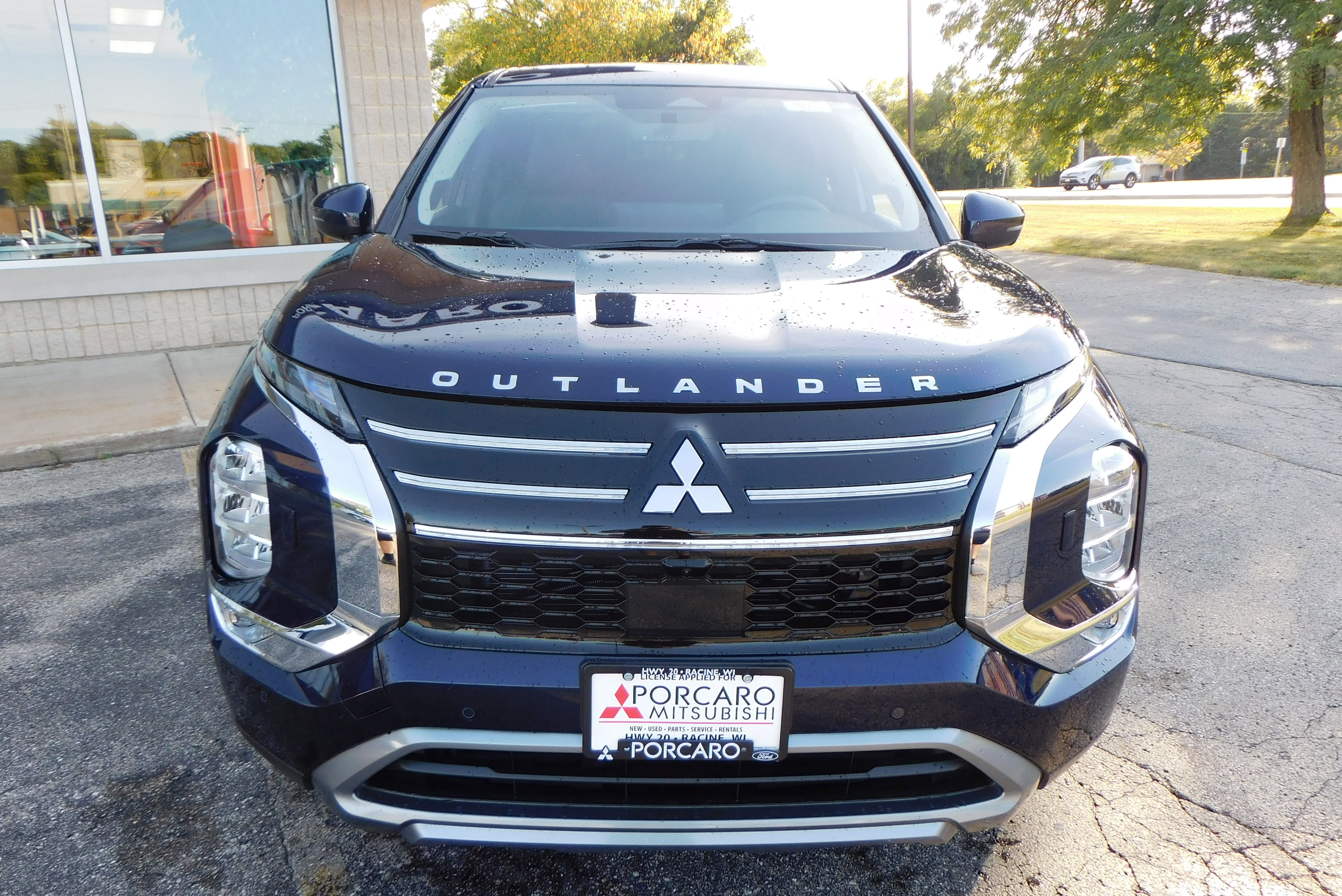 Used 2025 Mitsubishi Outlander SE image 8