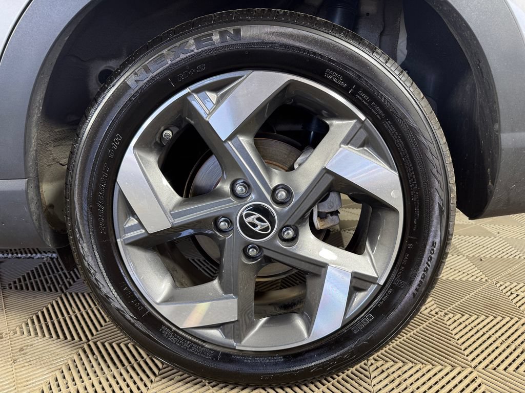Certified 2026 Hyundai Venue SEL FWD image 21
