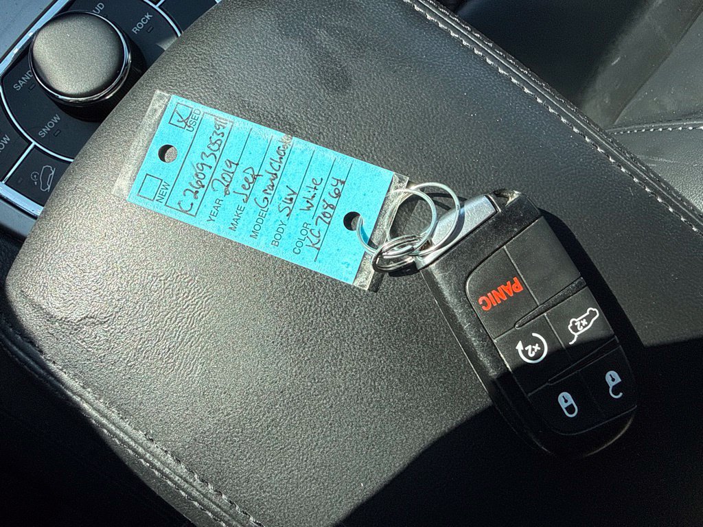 Used 2019 Jeep Grand Cherokee Limited AWD/4WD image 35