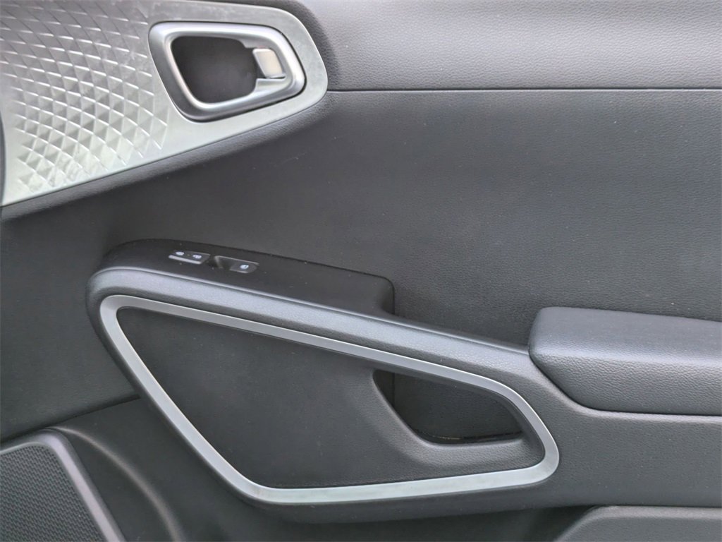 Used 2024 Kia Soul LX w/ Option Group 015 image 32