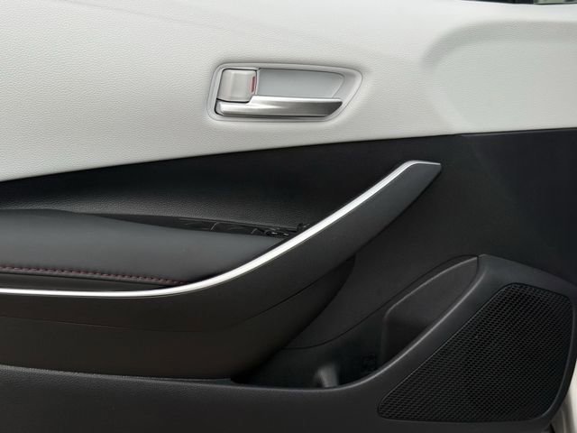 Used 2025 Toyota Corolla SE image 25