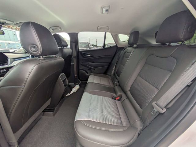 Used 2025 Chevrolet Trax LT FWD image 12