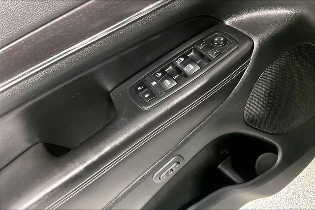 Used 2014 Jeep Grand Cherokee Limited w/ Luxury Group II AWD/4WD image 38