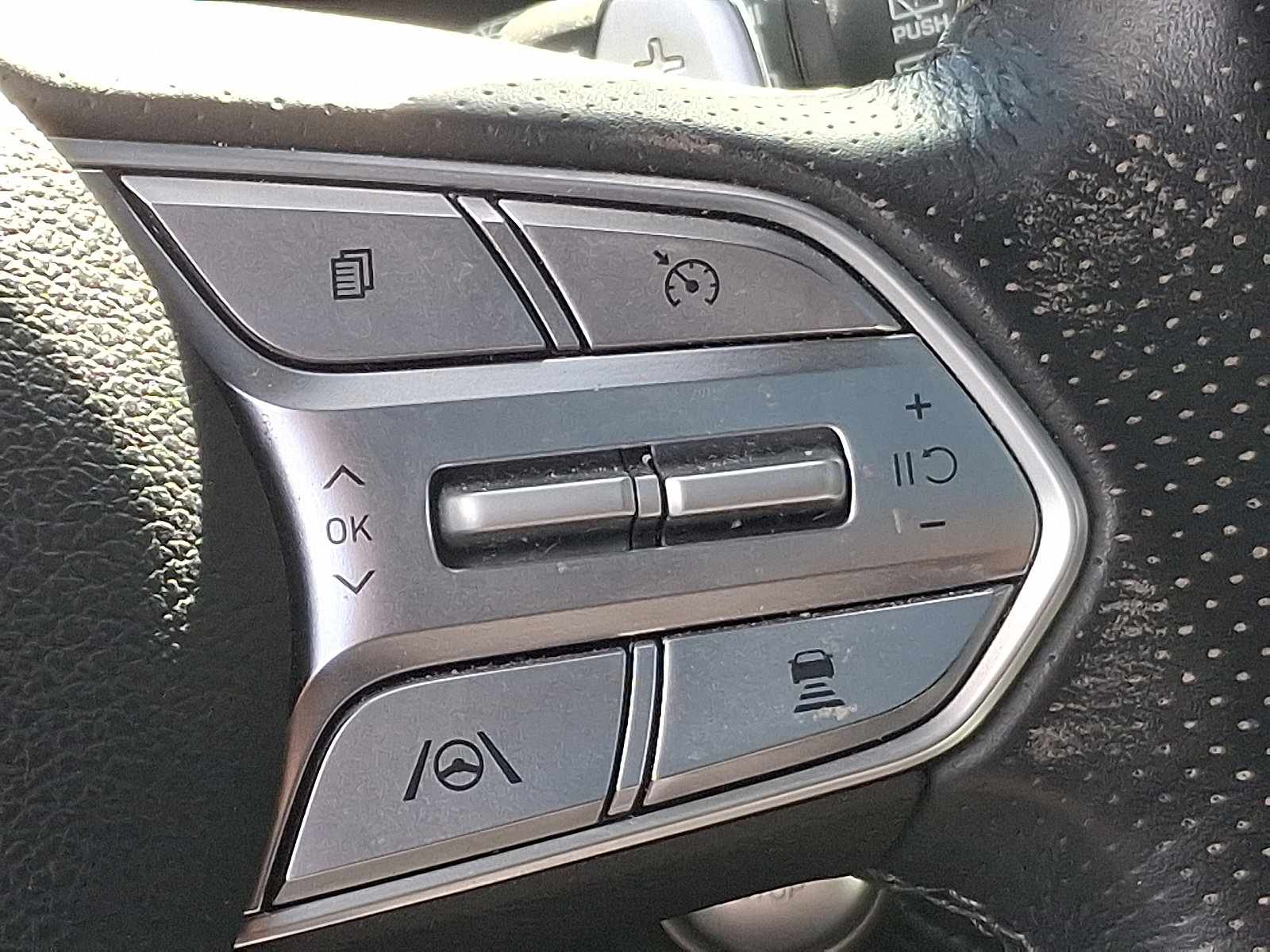 Used 2023 Hyundai Santa Fe Calligraphy image 23