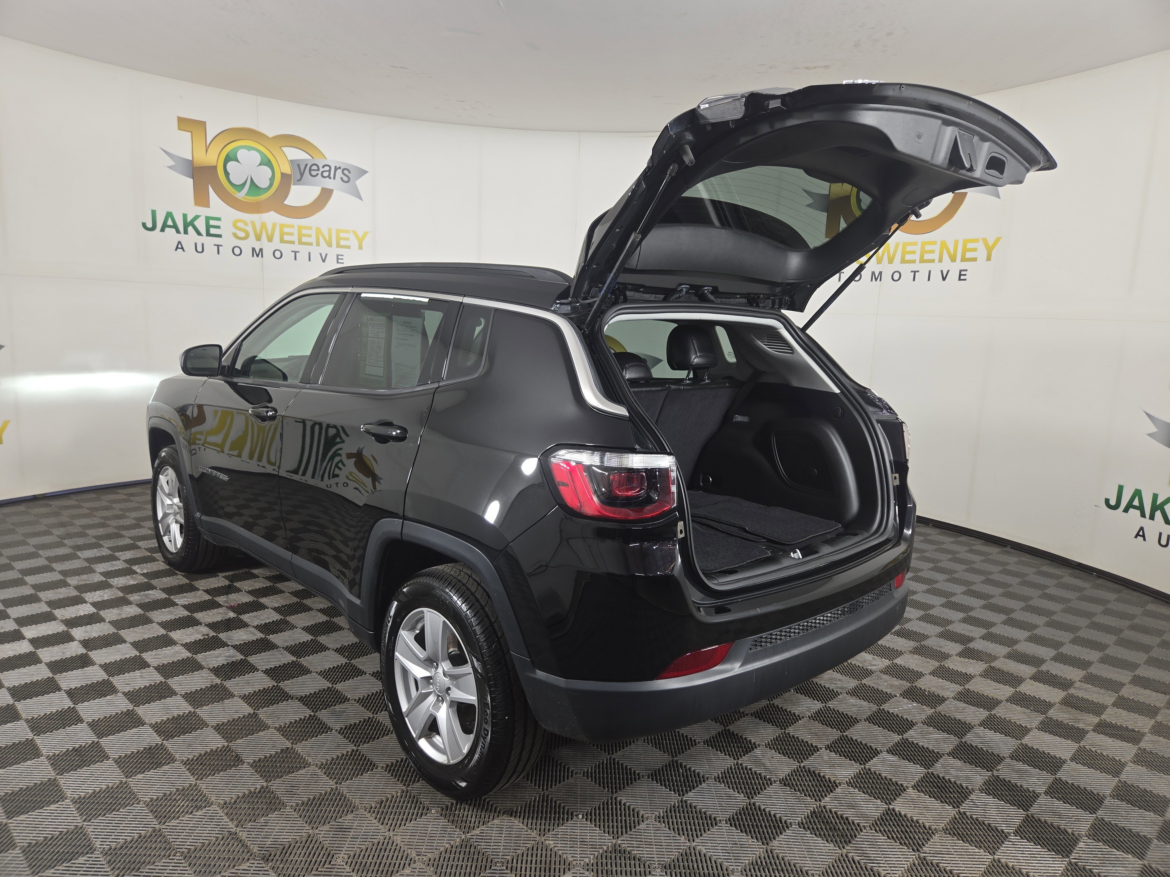 Certified 2022 Jeep Compass Latitude w/ Sun and Sound Group AWD/4WD image 30