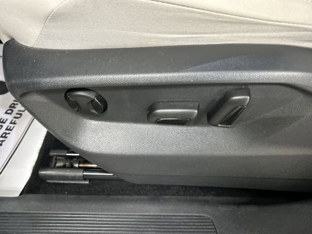 Used 2019 Volkswagen Tiguan SEL AWD/4WD image 10