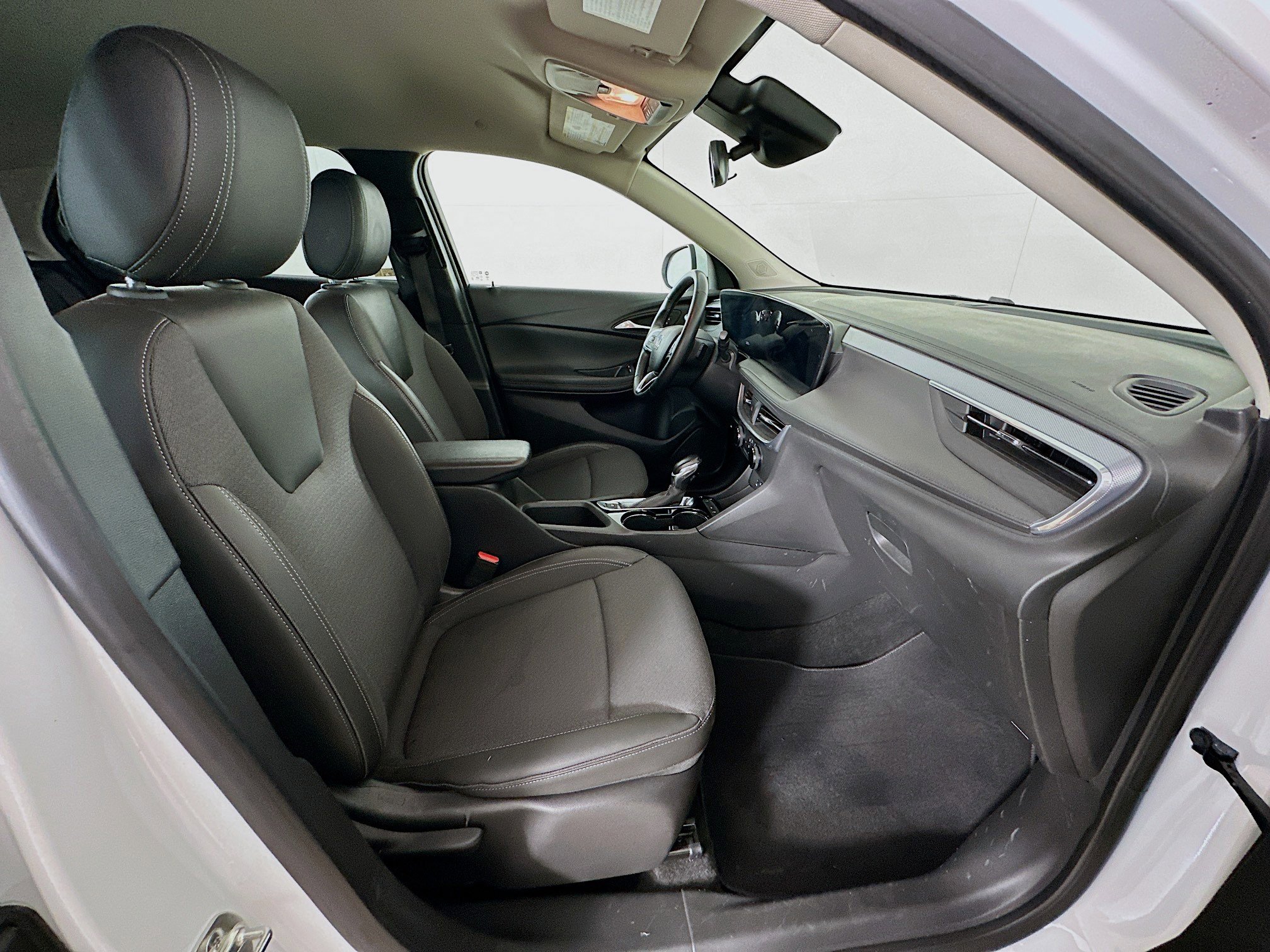 Used 2024 Buick Encore GX Preferred image 29