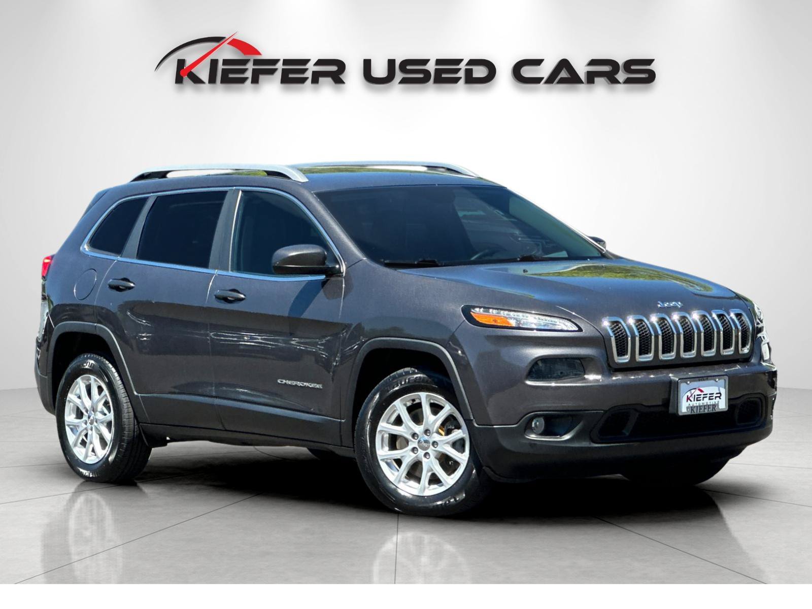 Used 2018 Jeep Cherokee Latitude Plus w/ Comfort/Convenience Group AWD/4WD image 36