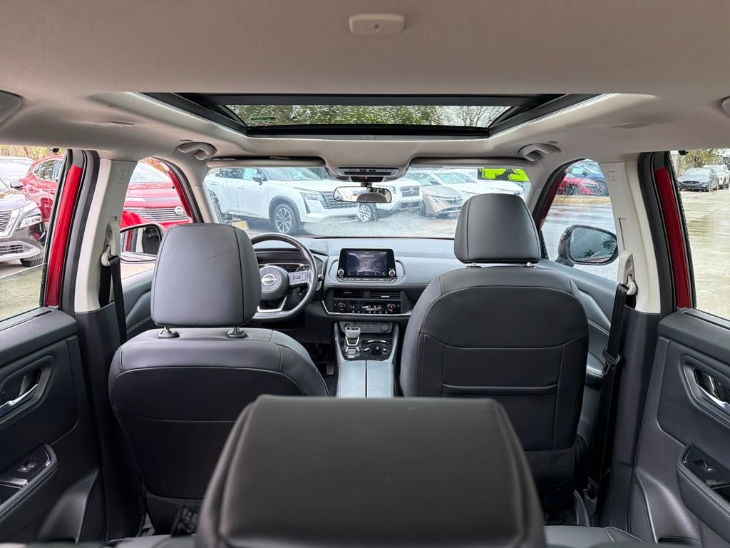 Used 2024 Nissan Rogue SV w/ SV Premium Package image 36