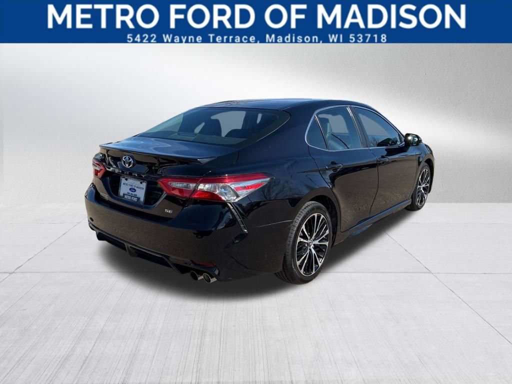 Used 2018 Toyota Camry SE w/ Moonroof Package image 8