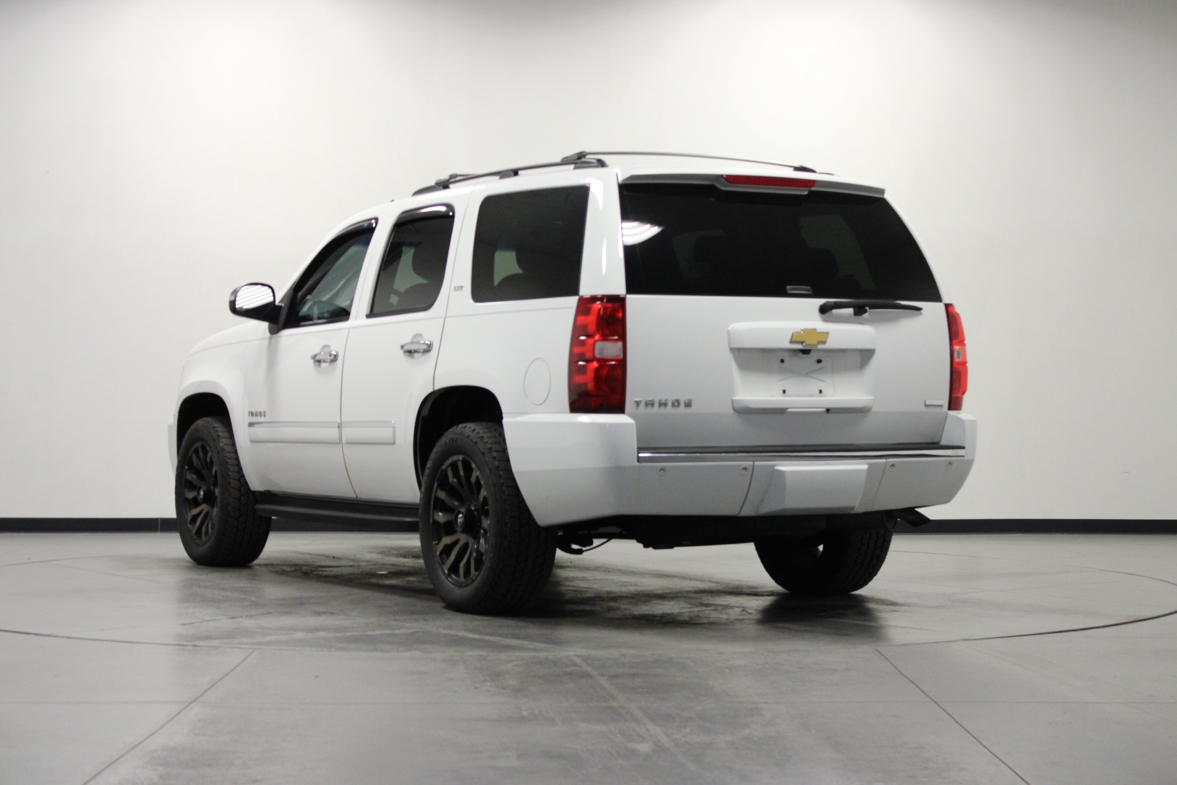 Used 2012 Chevrolet Tahoe LTZ AWD/4WD image 6