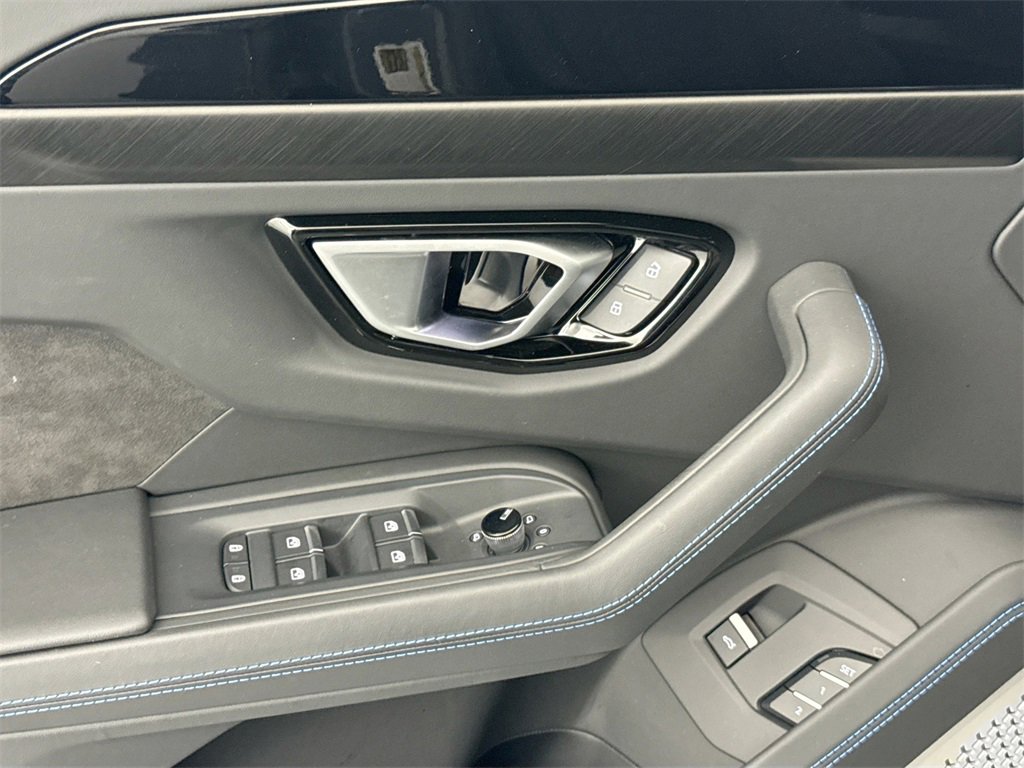 Used 2024 Lamborghini Urus S image 18