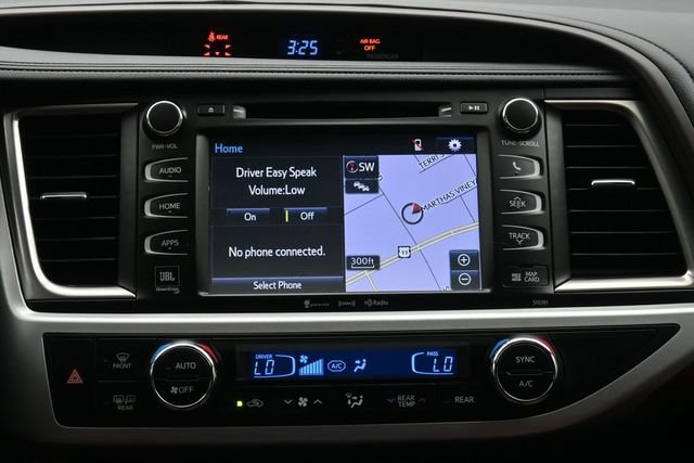 Used 2019 Toyota Highlander Limited FWD image 24