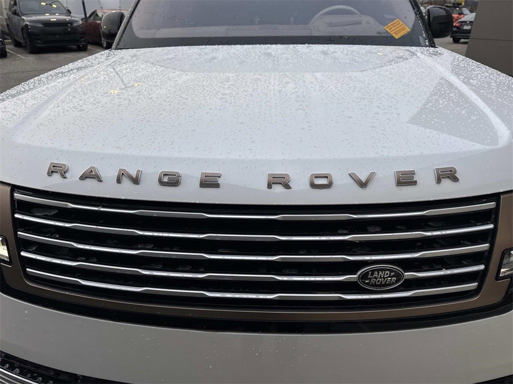 Used 2023 Land Rover Range Rover SV image 11