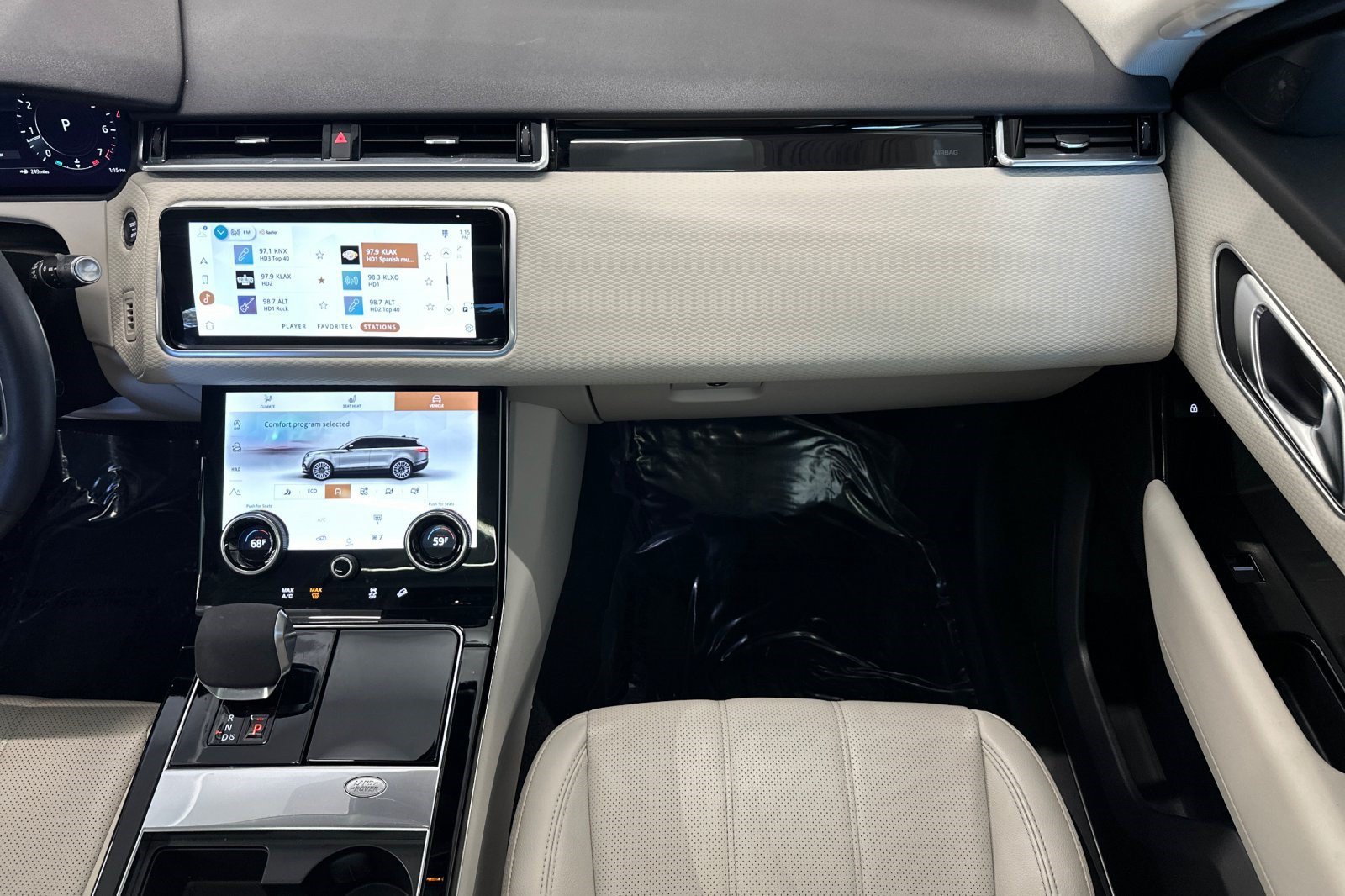 Used 2023 Land Rover Range Rover Velar S AWD/4WD image 18