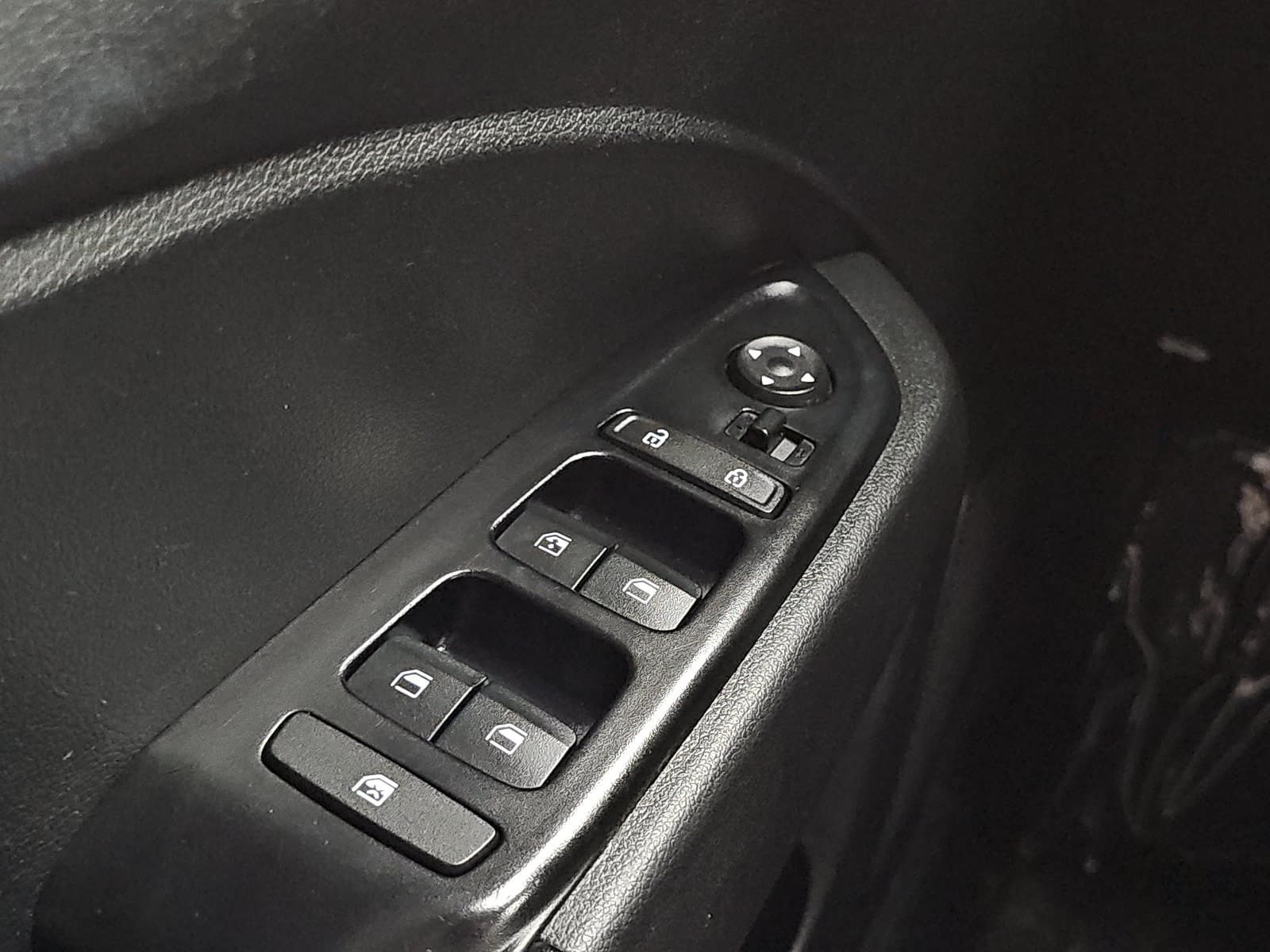 Used 2024 Hyundai Venue Limited FWD image 27