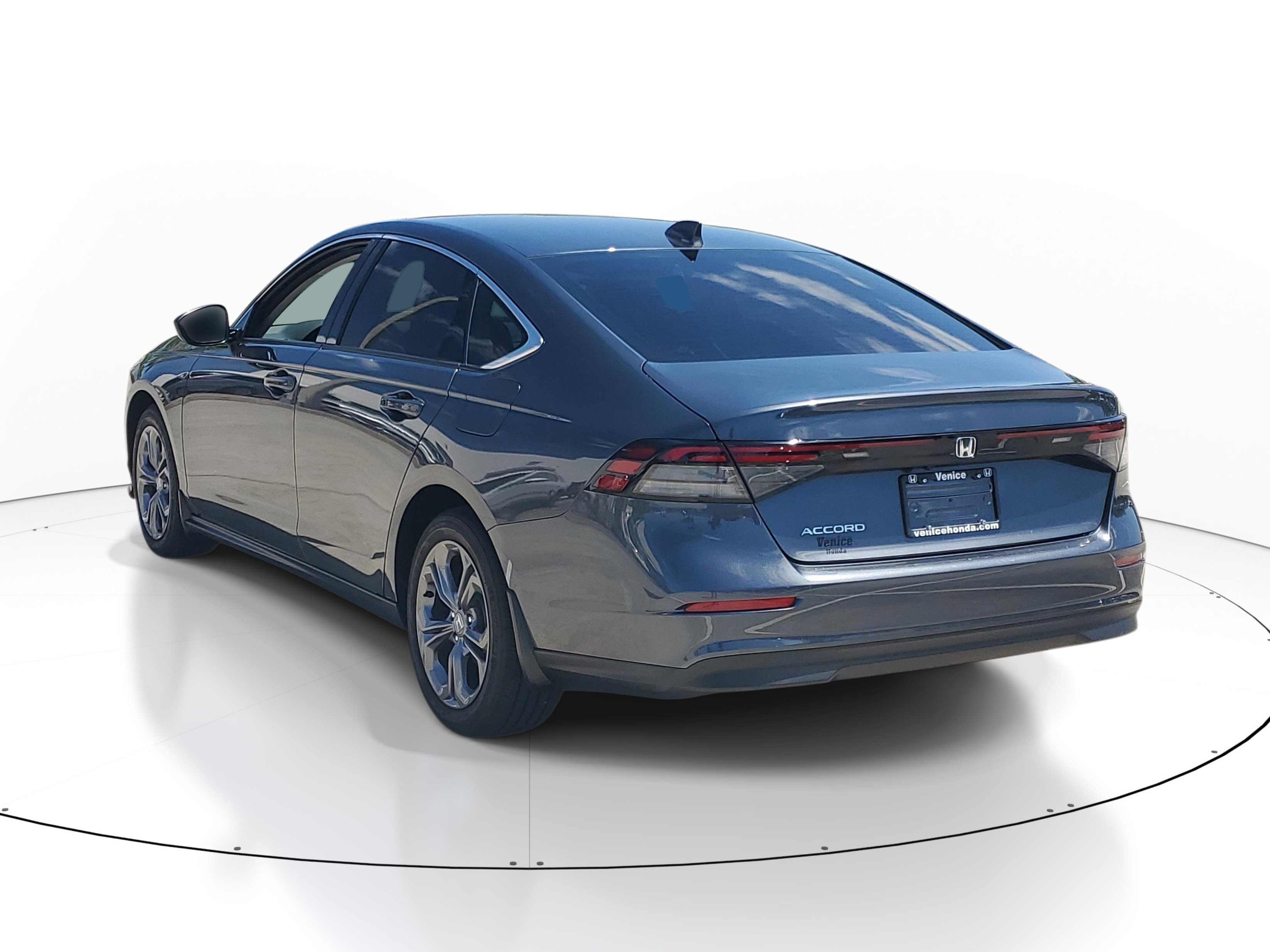 Used 2024 Honda Accord EX image 4