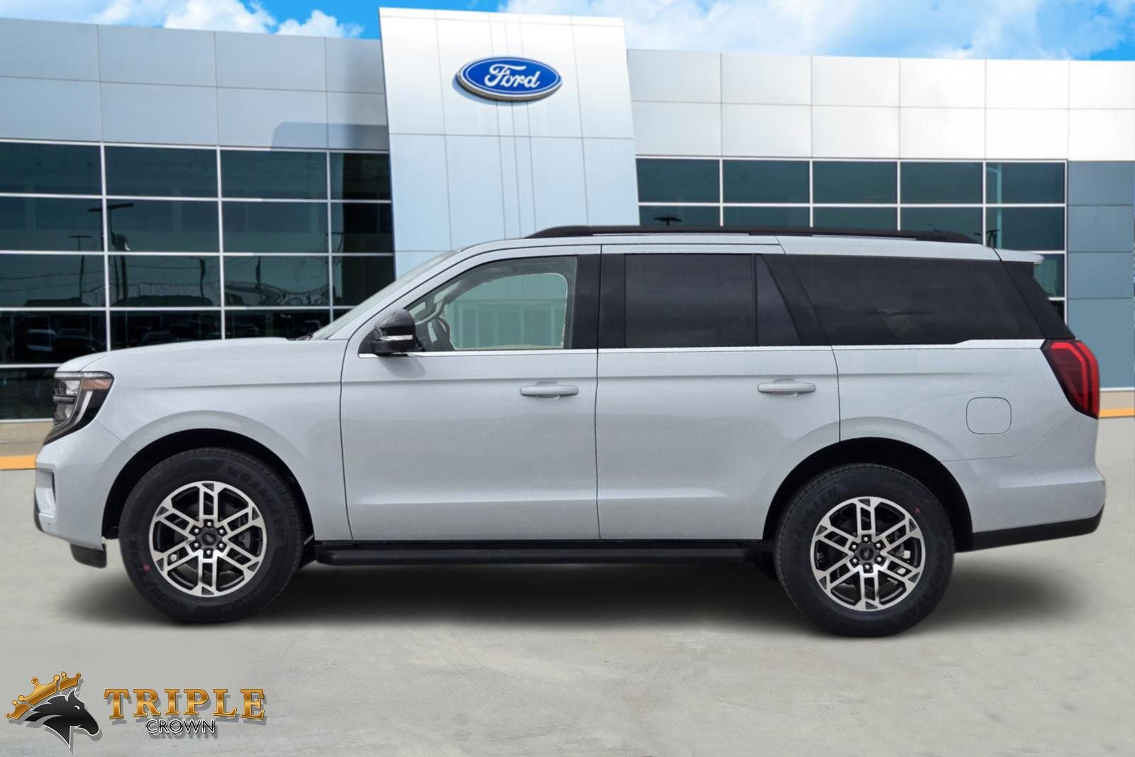 New 2026 Ford Expedition Active RWD image 3