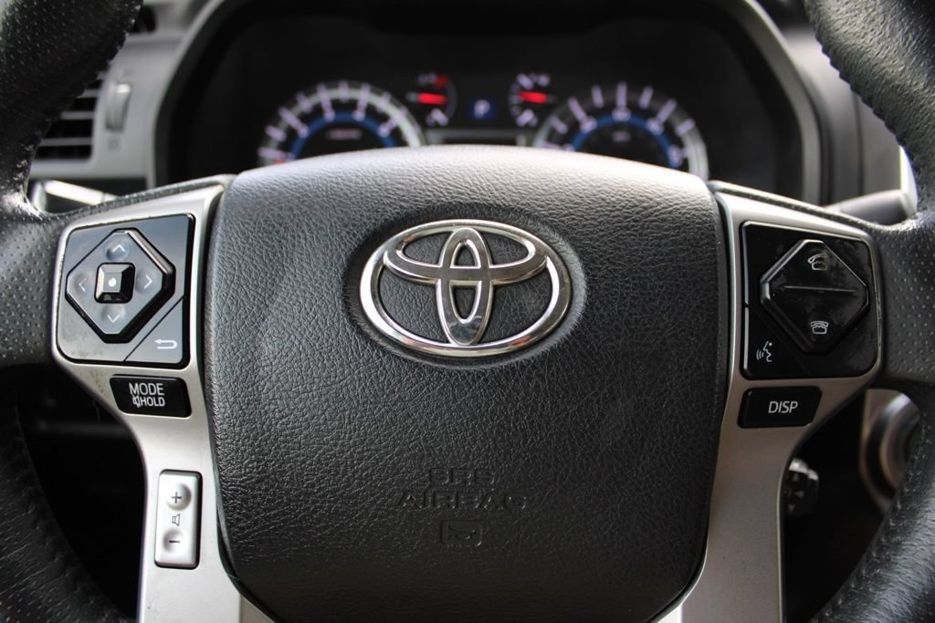 Used 2018 Toyota 4Runner Limited AWD/4WD image 26