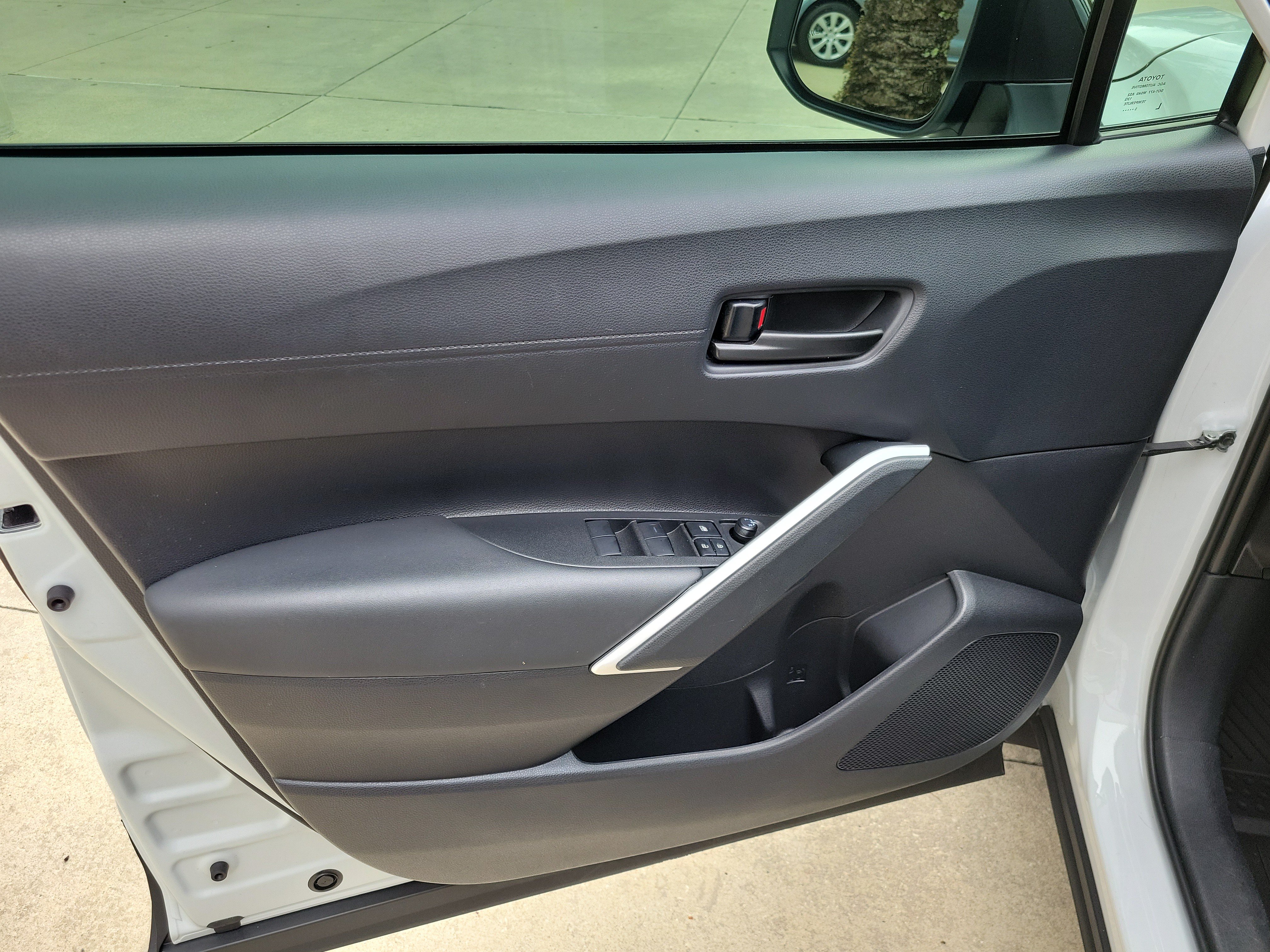 Certified 2026 Toyota Corolla Cross LE FWD image 10