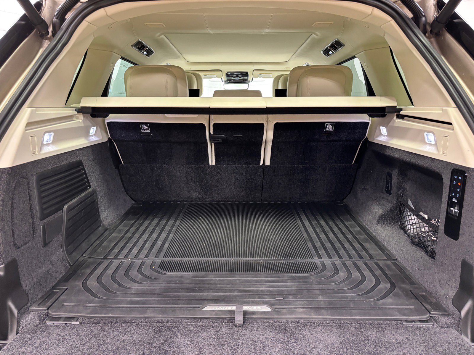Used 2023 Land Rover Range Rover SV AWD/4WD image 42