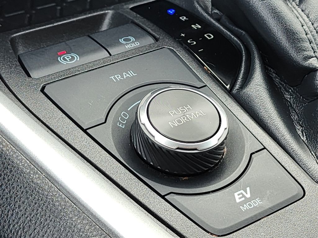 Used 2023 Toyota RAV4 LE image 23