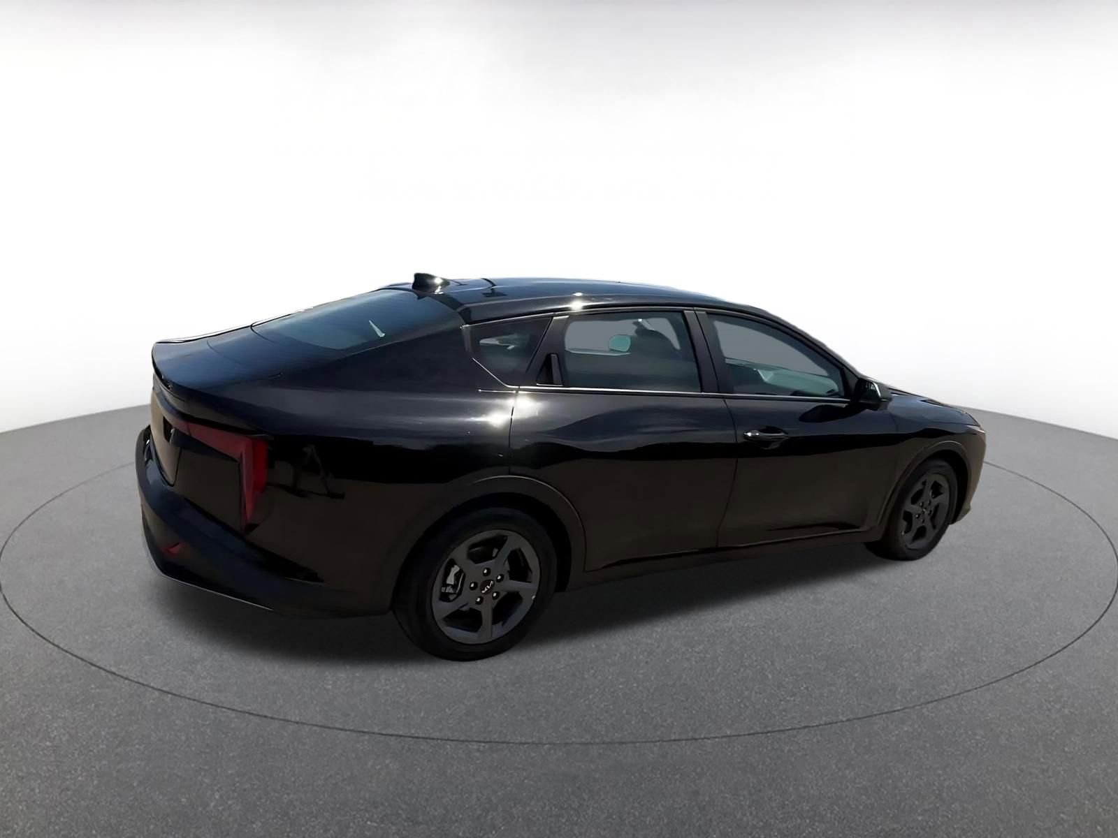 Used 2025 Kia K4 LXS image 15