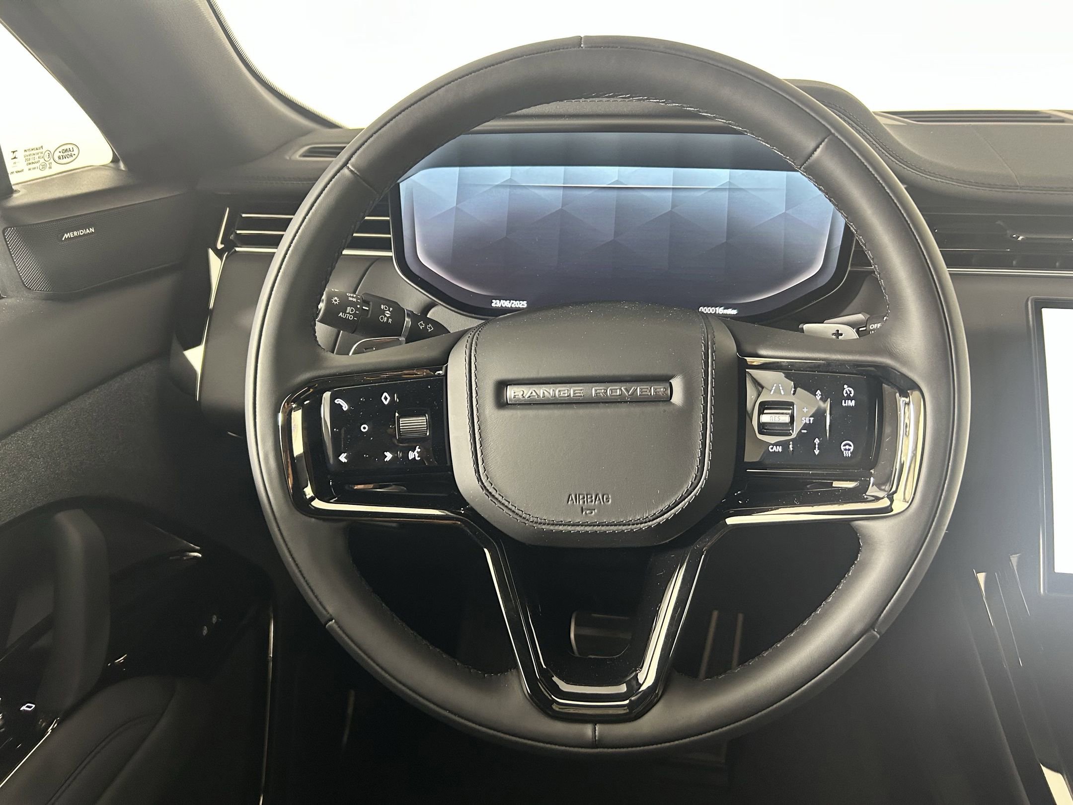 New 2025 Land Rover Range Rover Sport Dynamic SE image 13