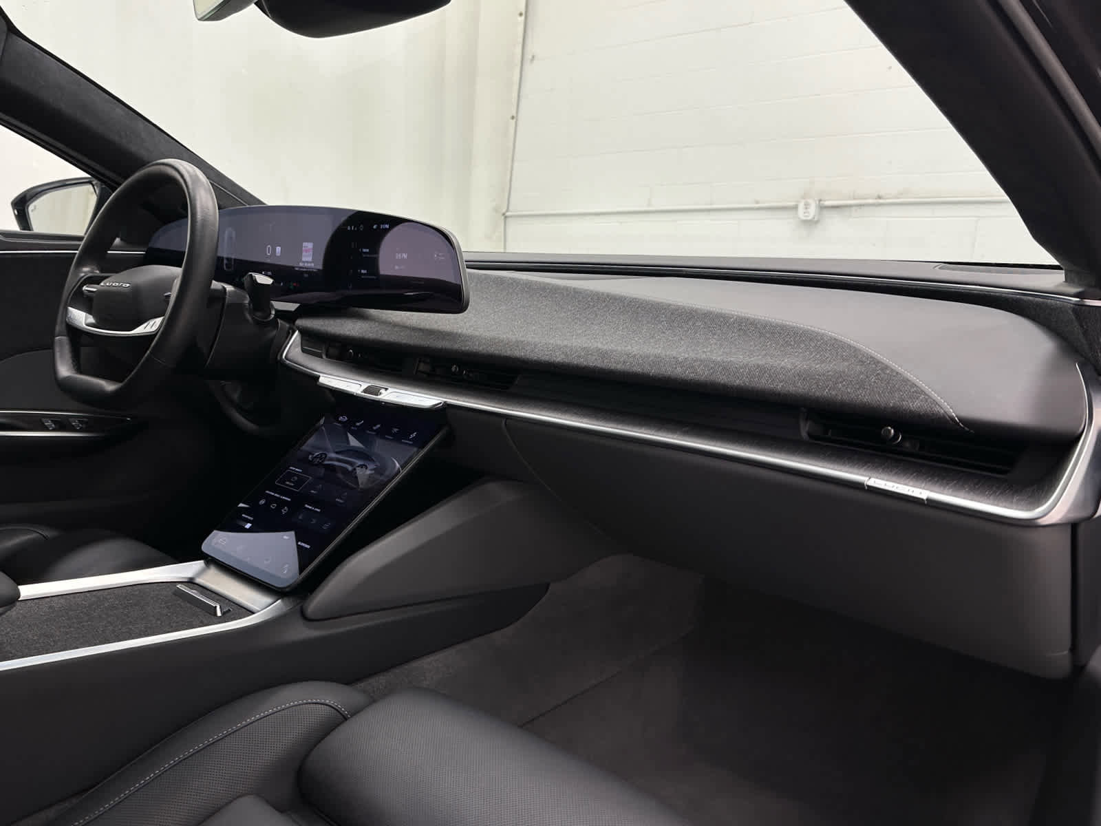 Used 2024 Lucid Air Touring image 17
