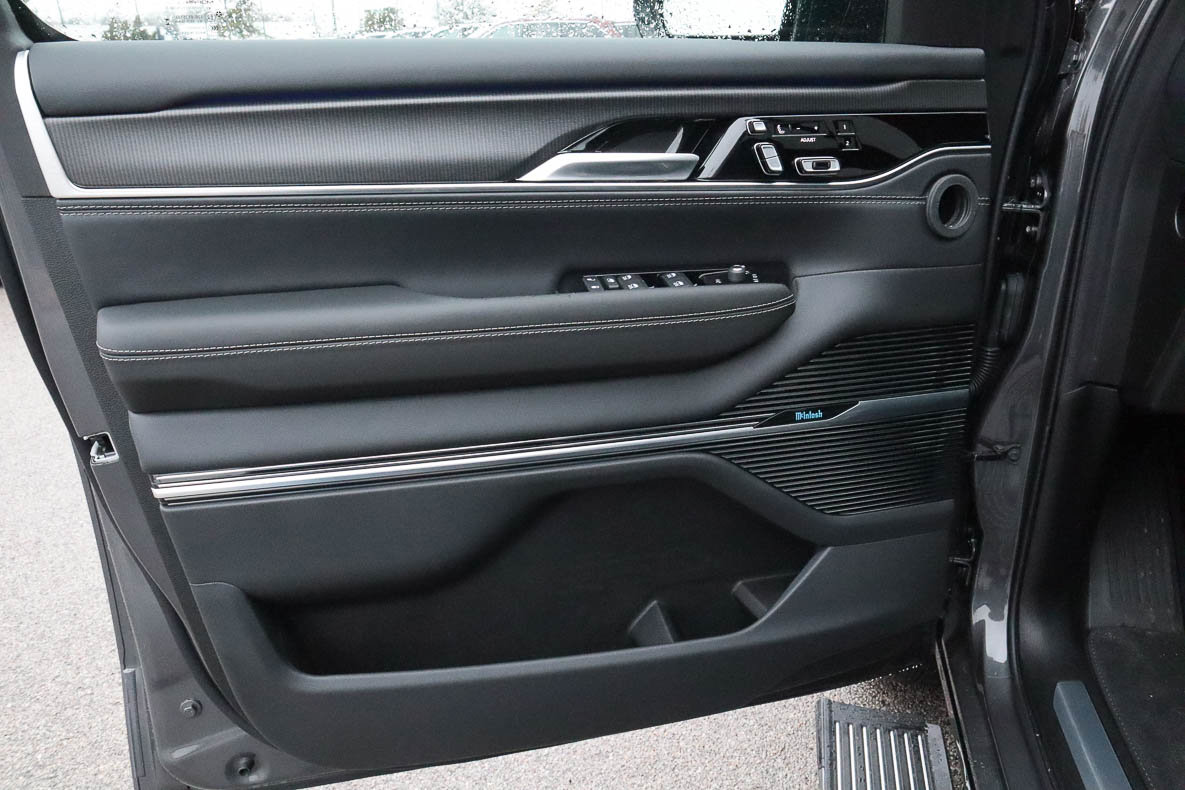 New 2024 Jeep Grand Wagoneer L Series II w/ Quick Order Packagew 28T image 12