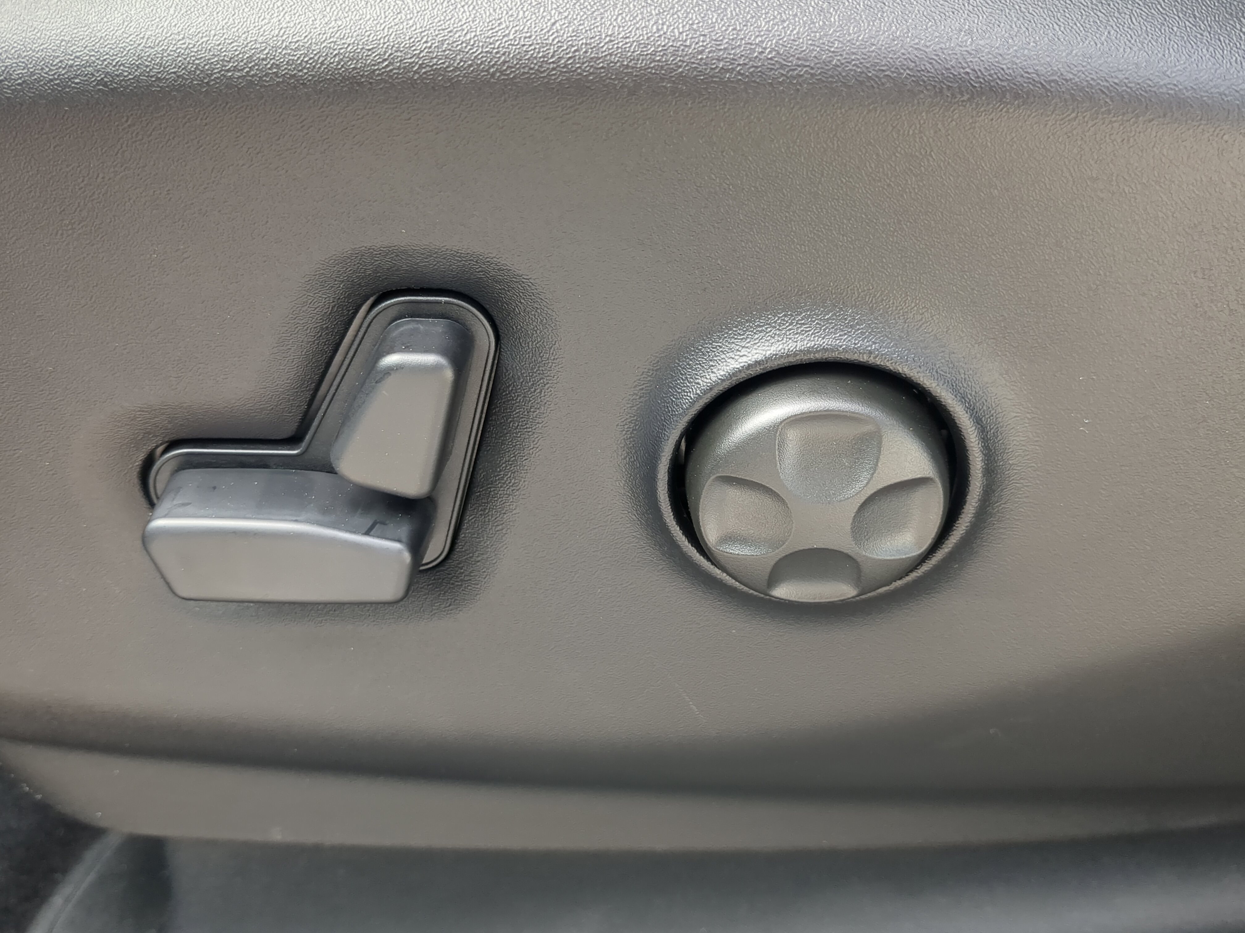 New 2027 Chrysler Pacifica Select FWD image 27