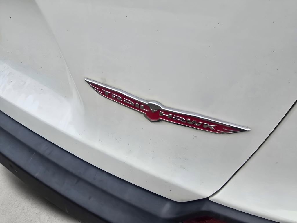 Used 2019 Jeep Cherokee Trailhawk w/ Cold Weather Group image 12