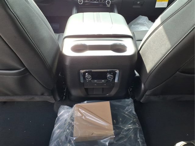 New 2026 Chevrolet Suburban High Country AWD/4WD image 16