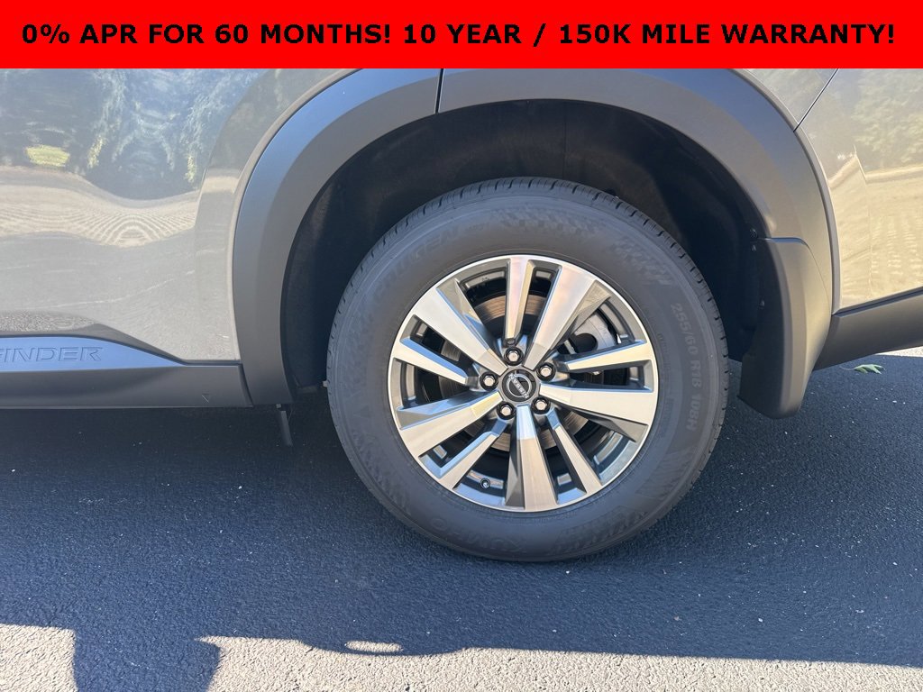 New 2025 Nissan Pathfinder SL w/ Black Appearance Package image 12