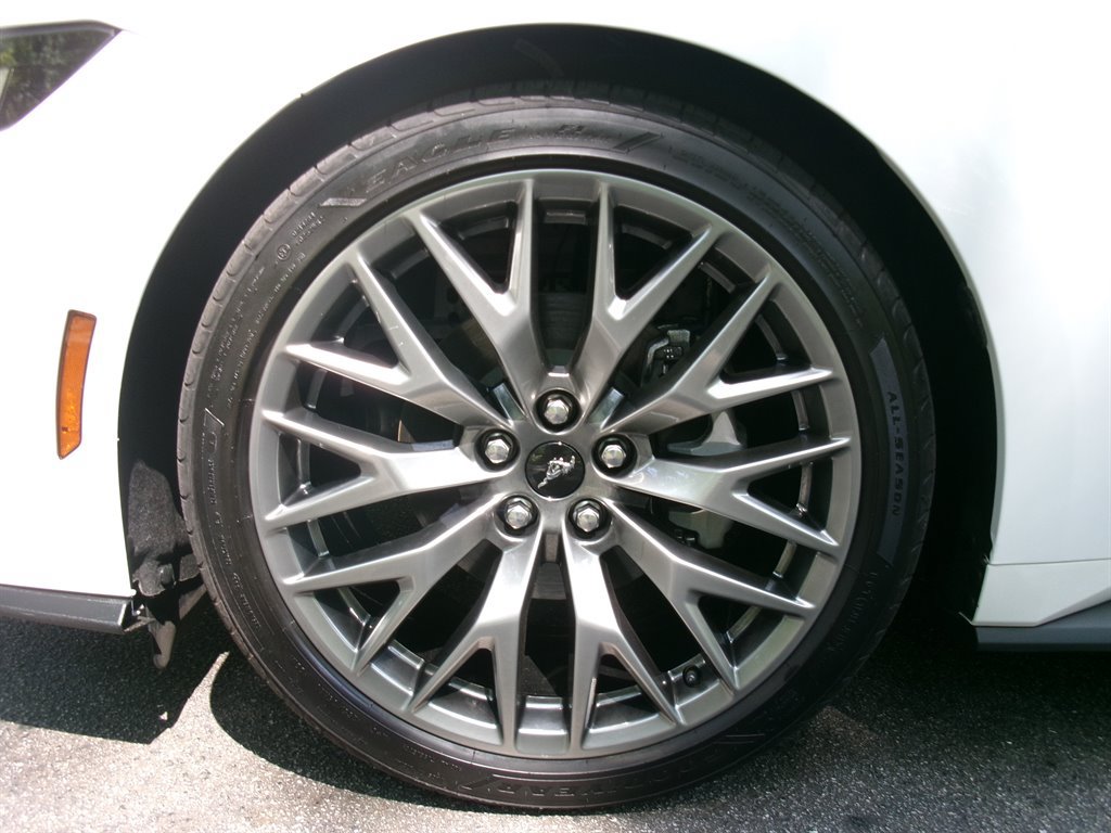 Used 2025 Ford Mustang Premium RWD image 34